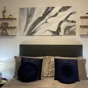 Bv Homely Fourteen At Deighton Apartment Huddersfield