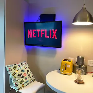  Apartment Hnfc - Modern With Gym, Parking & Cinema